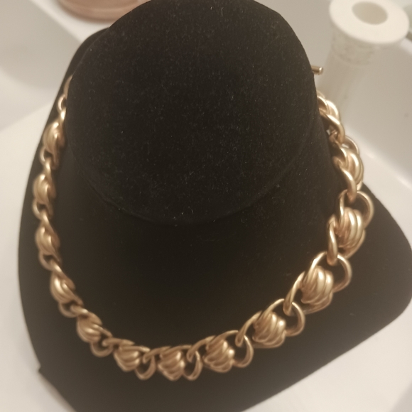 TOGGLE thick Gold Necklace - Picture 2 of 9